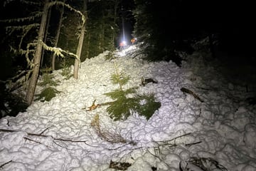 Stundenlange Suchaktion: Skifahrer nach Lawinen-Abgang tot gefunden