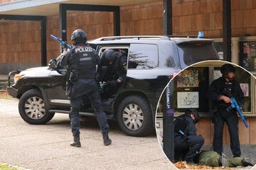 Chemnitz: Polizei-Großaufgebot am alten Chemnitzer Schauspielhaus: Was ist da los?