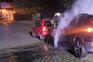 Schon wieder! Feuerwehr in Halberstadt muss brennendes Auto löschen