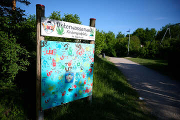Mord auf dem Spielplatz: 14-Jähriger stirbt nach Messerattacke - Täter minderjährig