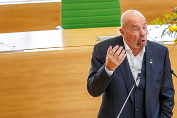 Ex-Innenminister Heinz Eggert: "Politiker sind gewählt, aber nicht auserwählt!"