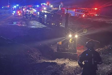 Hackschnitzel-Brand in Recyclingfirma: Feuerwehr im Großeinsatz
