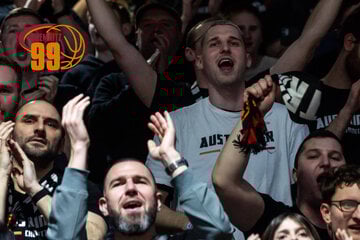 Erstmals seit seinem Rücktritt in der Halle: Niners-Fans feiern Ex-Kapitän Richter!