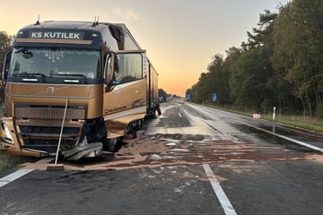 Unfall A24: Öl nach Lkw-Crash auf Fahrbahn: A24 Richtung Berlin gesperrt