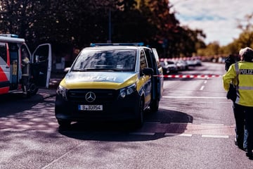 Berlin: Radfahrer stirbt nach Kollision mit Lkw: Neuköllner Straße in Rudow gesperrt