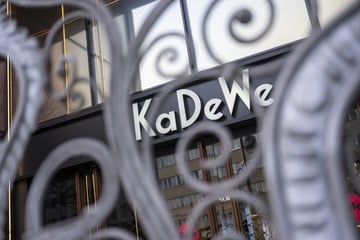Berlin: Randalierer wirft im KaDeWe mit Lebensmitteln und beißt Polizisten