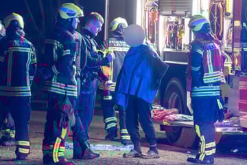 Leipzig: Ein Verletzter bei Laubenbrand: War offenes Feuer der Grund?