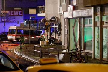 Frankfurt: Bankfiliale in Frankfurt explodiert: Gebäude muss evakuiert werden
