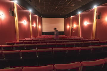 Verirrt und eingesperrt: Polizei befreit Kinogänger