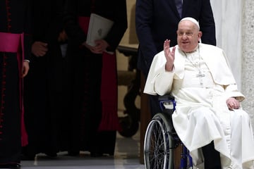 Pope Francis extends hospital stay amid "complex" condition