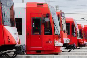 Seniorin bei Unfall mit Stadtbahn schwer verletzt - Zugführer setzt Fahrt fort