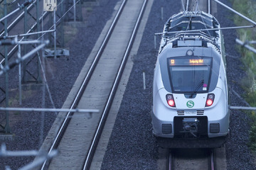 Leipzig: Angriff in Leipziger S-Bahn: 35-Jähriger geht auf Zugbegleiterin los