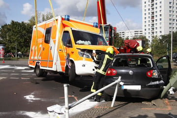 Nach Crash mit Rettungswagen: 83-Jähriger im Krankenhaus verstorben