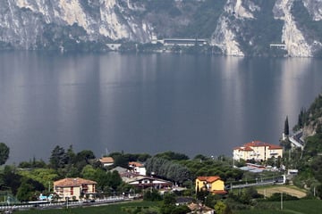 Vor den Augen seiner Frau: Deutscher (†52) stirbt an Geburtstag im Gardasee