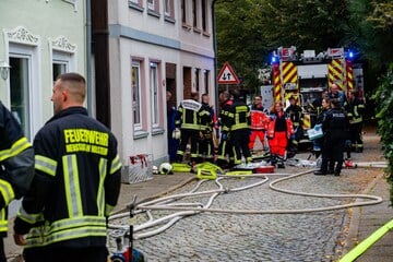 Essen auf dem Herd angebrannt: 89-Jähriger stirbt bei Feuer in Wohnung