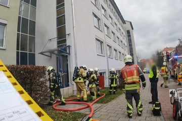 Dramatische Szenen bei Feuerwehreinsatz im Arbeitsamt: "Das ist Gas! Raus!"