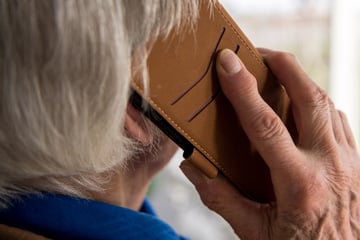 Achtung! Falsche Bankmitarbeiter unterwegs, Frau von Betrügern um Geld gebracht