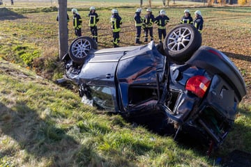 Kleinkind befand sich an Bord! Mehrere Verletzte bei schwerem Unfall in Mittelsachsen