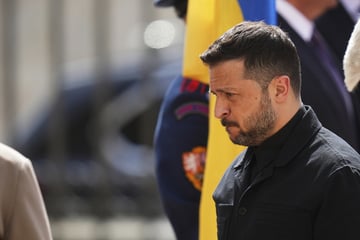 Ukraine-Krieg: Selenskyj in Prag, weitere Granaten-Lieferungen zugesagt