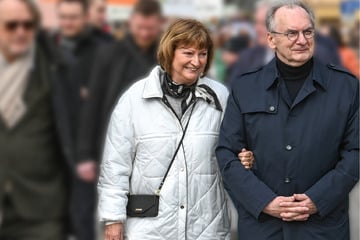 Riverboat: Ex-Ministerpräsident Haseloff: Hochzeitsnacht zu viert im Ehebett - "So eine hat nicht jeder"