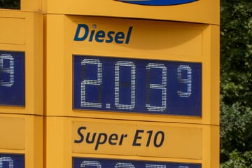 Noch vor dem Ende des Tankrabatts: Sprit wird teils 33 Cent teurer