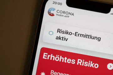 Covid-Zahlen gehen durch die Decke: Stößt die Corona-Warn-App an ihre Grenzen?