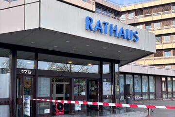 Rathaus-Attacke in Troisdorf: Jetzt sucht die Polizei nach Zeugen