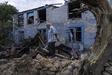 Ukraine-Krieg im Liveticker: Opfer nach russischem Angriffe auf Cherson