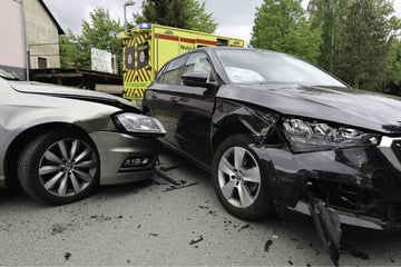 Zwei Verletzte nach Vorfahrtscrash im Erzgebirge