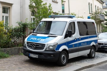 Dresden: Am helllichten Tag: Mann in Dresden mit Pistole bedroht