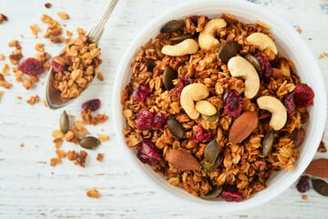 Granola selber machen: Schnelles 10-Minuten Rezept