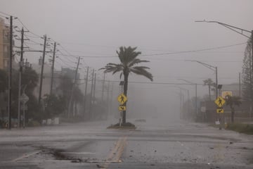 Hurricane Helene batters southeast coast as deaths confirmed in Florida and Georgia