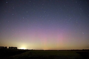 Magische Nacht in Brandenburg: Polarlichter färben den Himmel bunt!