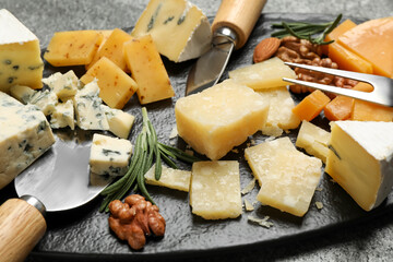 Frau zahlt 5300 Euro pro Woche, um von Käse-Sucht loszukommen!