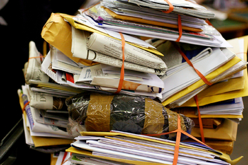 Postbote (27) aufgeflogen: Seit drei Jahren Tausende Briefe unterschlagen!