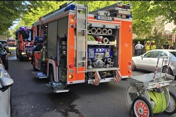 Berlin: Keller von Kirche in Prenzlauer Berg brennt: Feuerwehr mit 34 Kräften im Einsatz