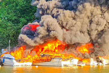 Stuttgart: Boote bei Ludwigsburg in Vollbrand: 200.000 Euro Schaden!