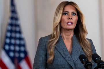 Verbindung zu Epstein? Melania Trump spricht auf Pressekonferenz