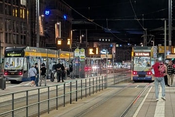 Leipzig: Polizeiauto fährt flüchtigen Dieb an, der LVB-Bus ausweicht