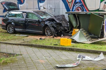 Heftiger Unfall sorgt für Stromausfall im Zentrum-West