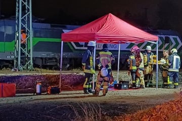 Einsatz am Güterbahnhof: Kerosin-Leck legt Bahnstrecke Landshut - Passau lahm
