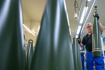 Größte deutsche Waffenschmiede eröffnet neues Werk für Artilleriemunition