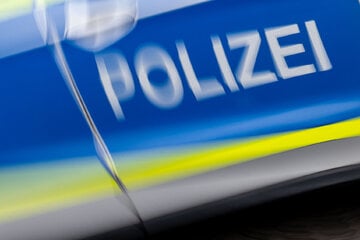 Schmierereien am Hauptbahnhof: Polizeiautos mit "ACAB" und "Bullenhass" besprüht