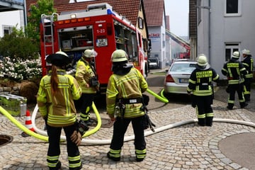 Mit Brandsätzen Feuer ausgelöst und mit Sprengsätzen gedroht: So geht es nach Großeinsatz in Ingersheim weiter