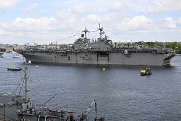 US-Kriegsschiffe ziehen an deutscher Ostsee-Küste vorbei: "Signal der Stärke"