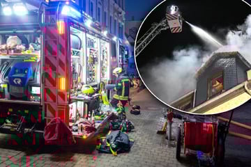 Leipzig: Dachstuhl in Connewitz brennt lichterloh: Drei Personen verletzt - 16 evakuiert