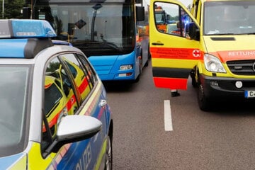 Wegen Fahrradfahrer: Bus in Chemnitz muss notbremsen, Kleinkind verletzt