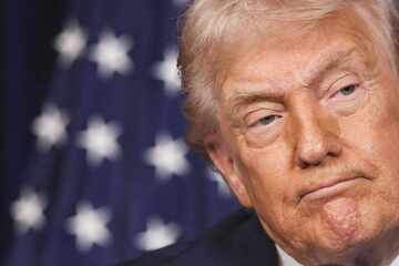 Trump confirms that the US bombed a dock for alleged Venezuelan drug boats: "We hit the area"