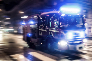 Scheune mit Traktoren in Brand: Mindestens 100.000 Euro Schaden