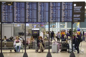 Brutaler Gewaltausbruch am Flughafen: Passagier verletzt Kind lebensgefährlich